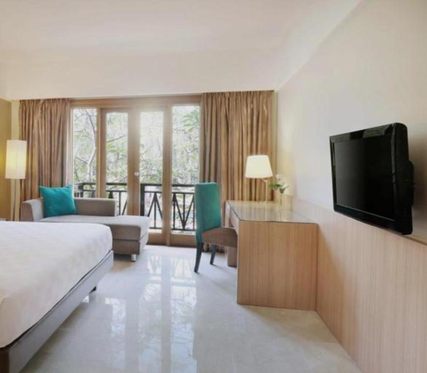Grand Tropic Suites Hotel Surabaya Buitenkant foto