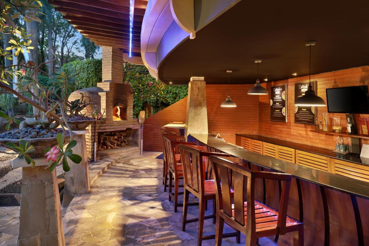 Grand Tropic Suites Hotel Surabaya Buitenkant foto